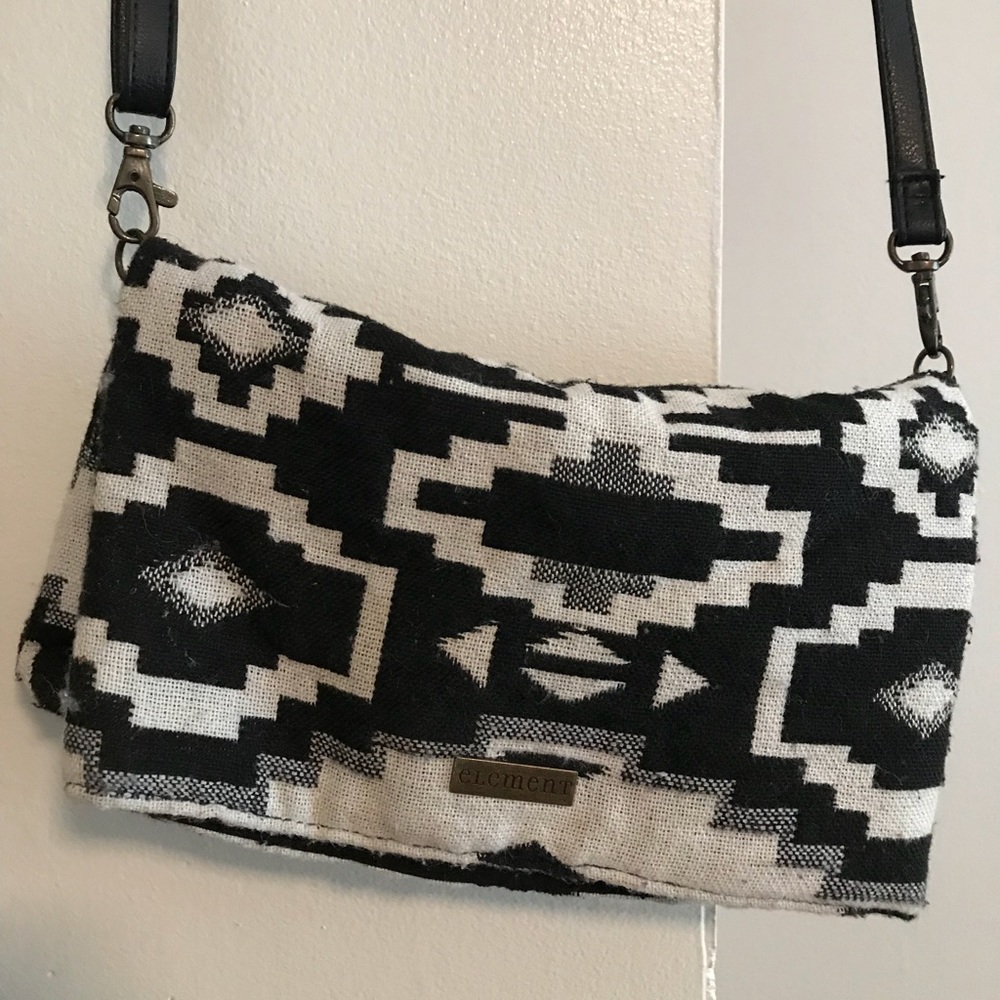 Element crossbody bag